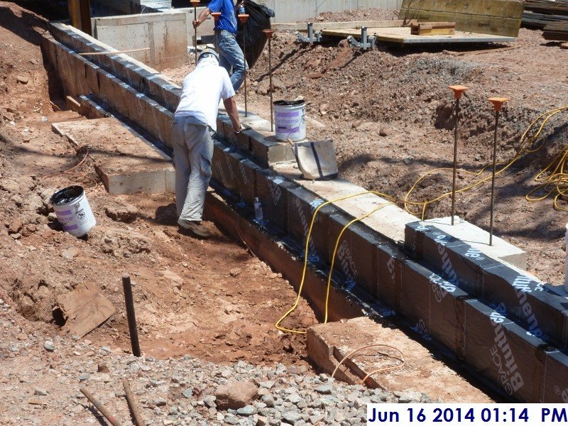 Waterproofing alon foundation wall at column line 6.5 (G-D) Facing South-East (800x600)
